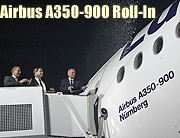 Lufthansa Airbus A350-900 D-AIXA startet ab München unter dem Namen Nürnberg. Roll-In Event mit Flugzeugtaufe am 02.02.2017 in der Lufthansa Technikhalle München (©Foto. Marikka-Laila Maisel)